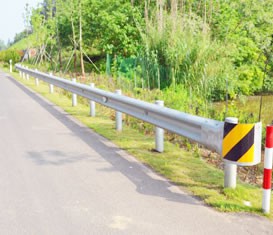 波形護欄板